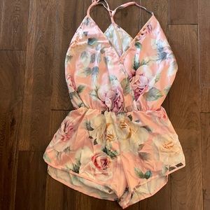 NWT Flora Nikrooz Pink Floral Romper Size Small